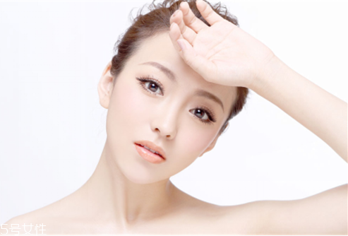 夏季如何護(hù)膚 補(bǔ)水保濕是關(guān)鍵