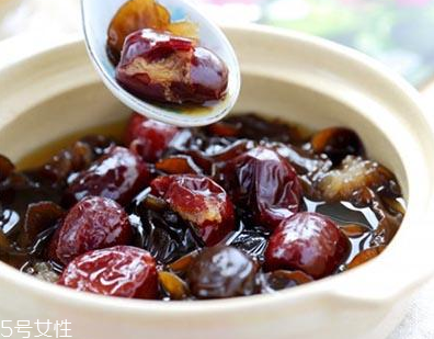 臉上長(zhǎng)斑怎么辦 防止臉上長(zhǎng)斑的方法 臉上長(zhǎng)斑怎么辦 防止臉上長(zhǎng)斑的方法