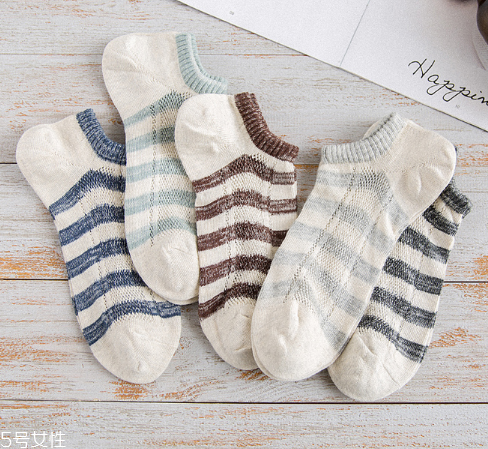 襪子上的lr是什么意思？穿襪子要看清