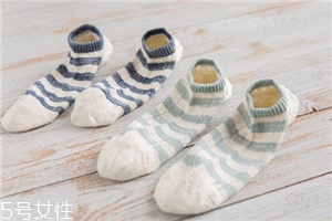 襪子上的lr是什么意思？穿襪子要看清