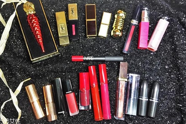 唇釉適合夏天嗎 如何隨季節(jié)變換口紅質地