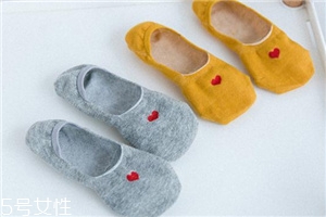 襪子粘有頭發(fā)怎么辦？巧妙利用身邊物品