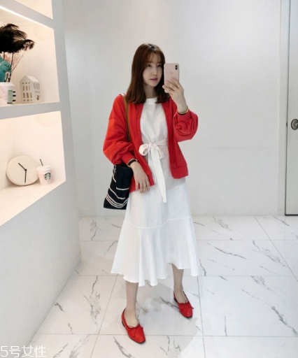 連衣裙配什么外套？讓你甜美又減齡