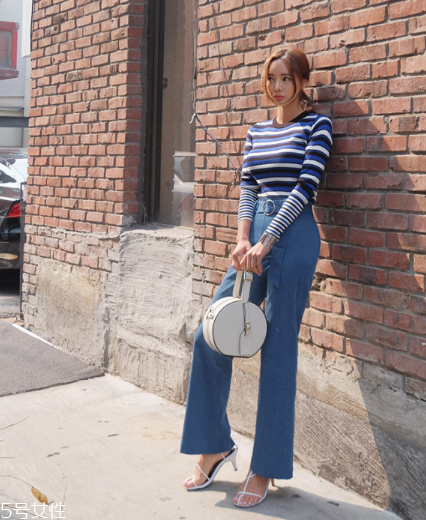 長(zhǎng)袖t恤怎么搭配？屬于你的最佳出門穿搭