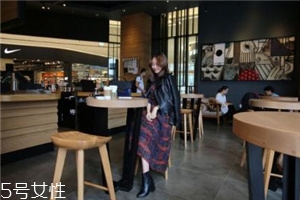 紅色連衣裙搭配什么外套？最時尚氣質(zhì)的穿搭