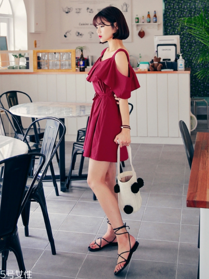 紅色連衣裙搭配什么外套？最時尚氣質(zhì)的穿搭
