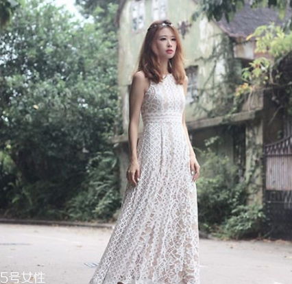 連衣裙搭配什么鞋子好看？處處散發(fā)迷人氣質(zhì)