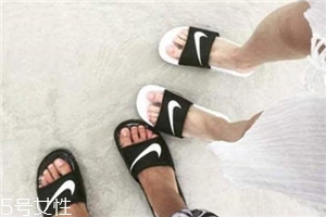2022流行什么拖鞋？凹造型離不開(kāi)它