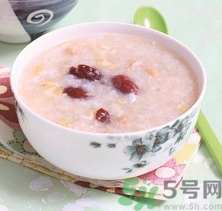 花生皮能不能吃？花生能和螃蟹一起吃嗎？