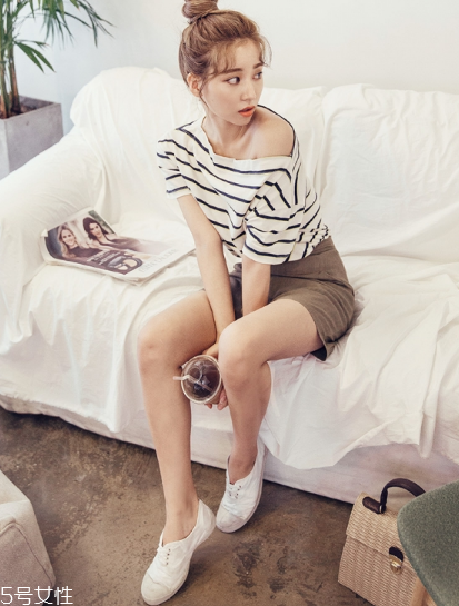 t恤有汗味怎么去除？要及時(shí)清洗