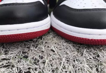 aj 1黑腳趾真假對(duì)比 aj1黑腳趾真品原來(lái)這樣鑒定