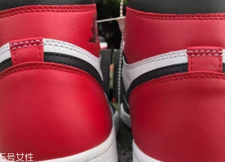 aj 1黑腳趾真假對(duì)比 aj1黑腳趾真品原來(lái)這樣鑒定