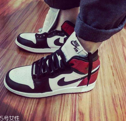 aj 1黑腳趾真假對(duì)比 aj1黑腳趾真品原來(lái)這樣鑒定