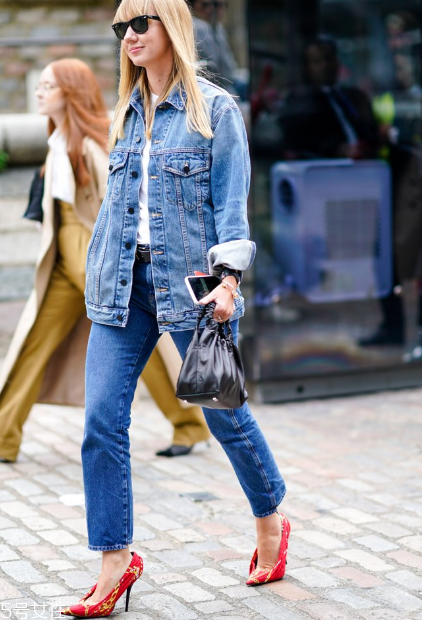 牛仔夾克怎么搭配？照著穿你就贏了