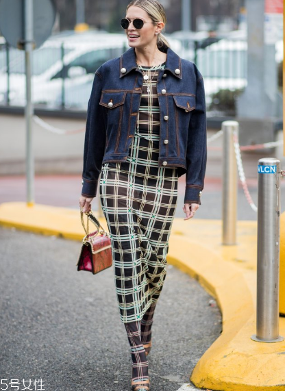 牛仔夾克怎么搭配？照著穿你就贏了