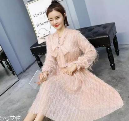 連衣裙里面怎么搭配？堪稱遮肉神器