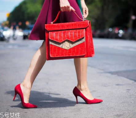 紅色包包什么款式好看？18年這三款包必火