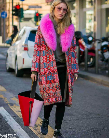 紅色包包什么款式好看？18年這三款包必火