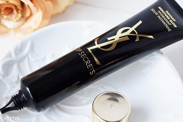 圣羅蘭亮顏亮肌乳含硅嗎？ysl黑絲緞妝前乳有硅嗎？