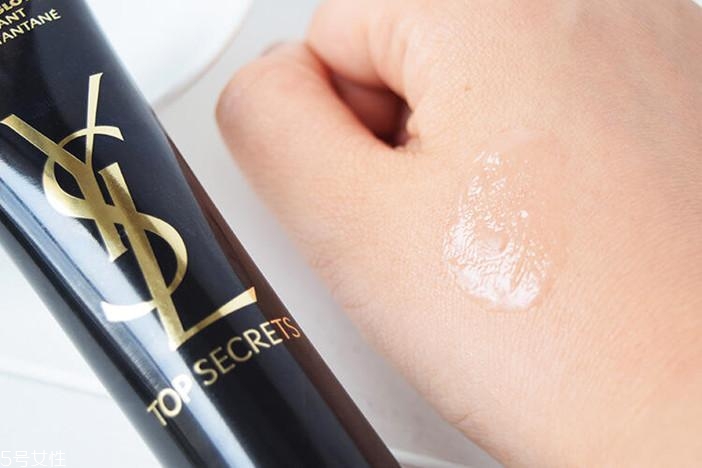 圣羅蘭亮顏亮肌乳含硅嗎？ysl黑絲緞妝前乳有硅嗎？