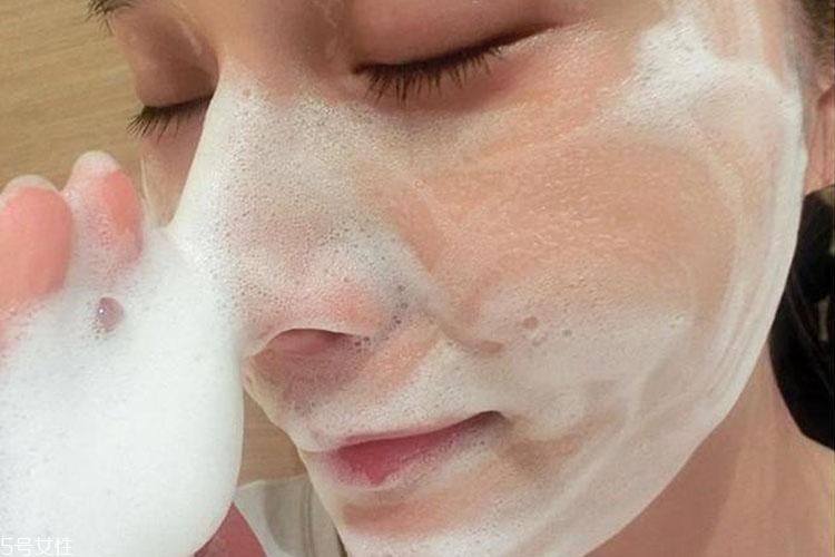 淡斑比較好的護(hù)膚品 強效淡斑少走彎路