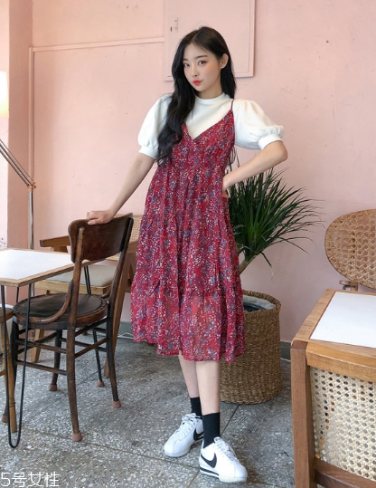 印花連衣裙配什么鞋子？印花連衣裙搭配鞋子圖片