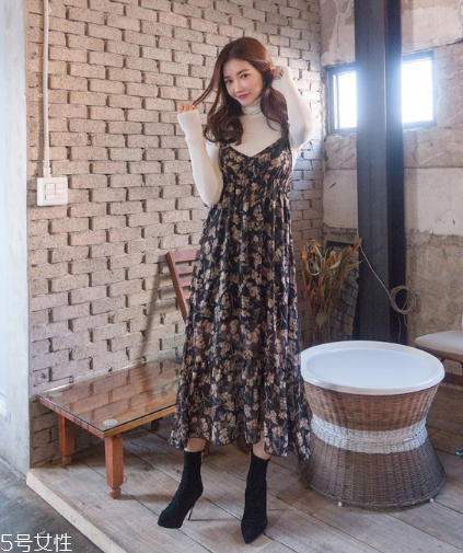 印花連衣裙配什么鞋子？印花連衣裙搭配鞋子圖片