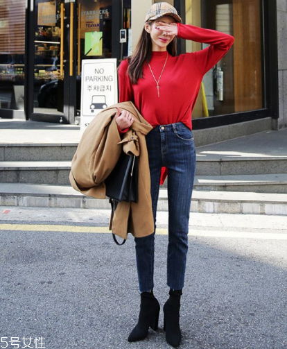 紅色t恤衫配什么褲子？紅色t恤這樣搭配褲子