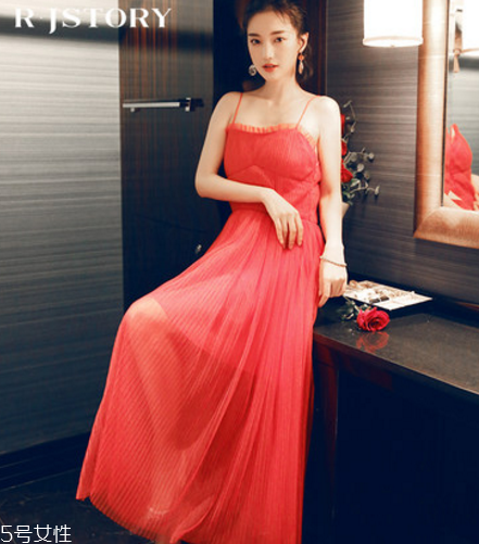 2022流行什么顏色連衣裙？今年最火的連衣裙顏色推薦