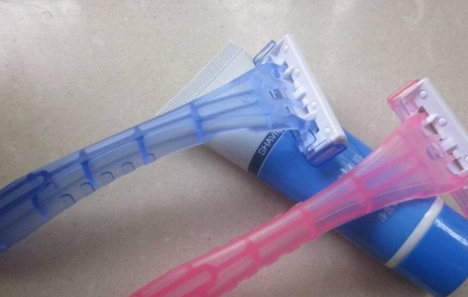 刮毛刀能帶上飛機嗎？