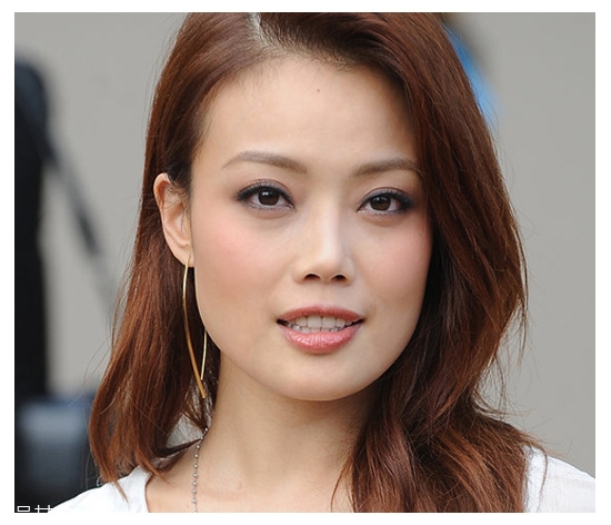 平眉和一字眉的區(qū)別 平眉不適合的臉型 平眉和一字眉的區(qū)別 平眉不適合的臉型