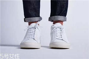 小白鞋可以用牙膏洗嗎？小白鞋用牙膏洗好處多