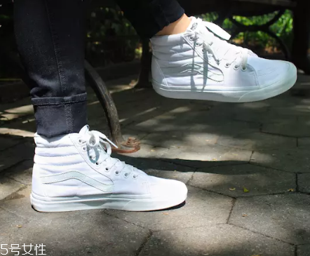 小白鞋洗了變黃怎么辦？小白鞋越洗越黃補(bǔ)救方法