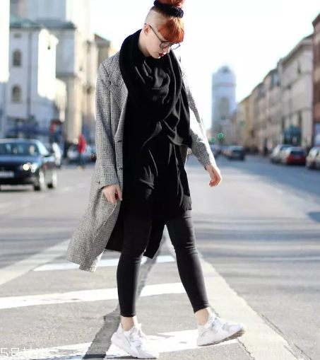 小白鞋買小了怎么辦？小白鞋太小這樣做