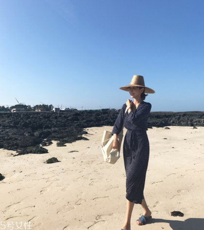 波點(diǎn)連衣裙怎么搭配？波點(diǎn)連衣裙搭配方案推薦