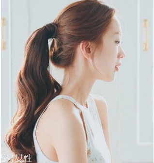 中長發(fā)怎么扎好看 中長發(fā)這樣扎可愛又減齡 中長發(fā)怎么扎好看 中長發(fā)這樣扎可愛又減齡