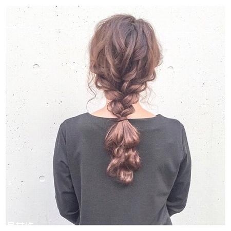 中長發(fā)怎么扎好看 中長發(fā)這樣扎可愛又減齡 中長發(fā)怎么扎好看 中長發(fā)這樣扎可愛又減齡