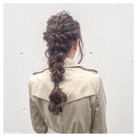 中長發(fā)怎么扎好看 中長發(fā)這樣扎可愛又減齡 中長發(fā)怎么扎好看 中長發(fā)這樣扎可愛又減齡