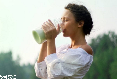 羊奶粉什么時(shí)候喝最好 羊奶粉最佳飲用時(shí)間 羊奶粉什么時(shí)候喝最好 羊奶粉最佳飲用時(shí)間