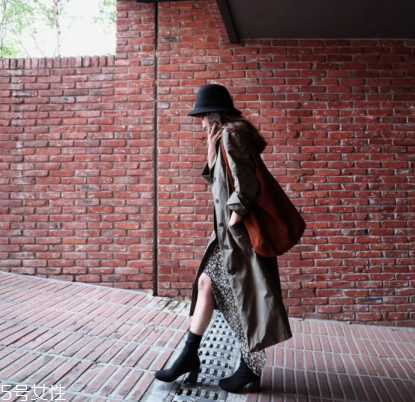 雪紡連衣裙搭配什么外套？雪紡連衣裙搭配外套技巧
