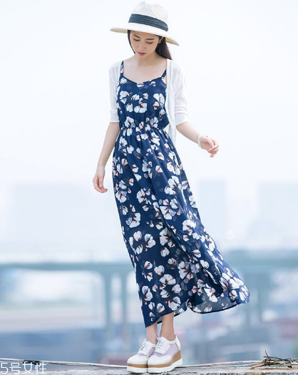 雪紡連衣裙搭配什么外套？雪紡連衣裙搭配外套技巧