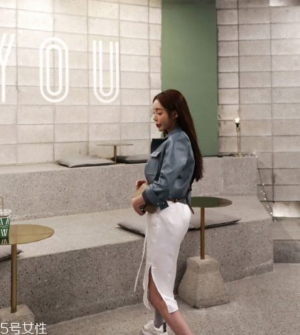 無袖連衣裙怎么搭配外套？無袖連衣裙搭配圖片