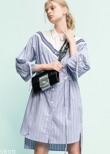 中長款襯衫怎么搭配？中長款襯衫搭配技巧