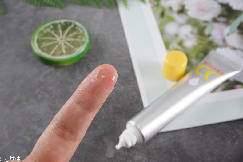 樂(lè)敦cc可以全臉用嗎 樂(lè)敦cc要全臉抹嗎 樂(lè)敦cc可以全臉用嗎 樂(lè)敦cc要全臉抹嗎