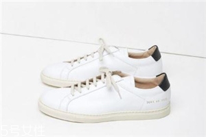 小白鞋發(fā)霉了怎么洗掉？小白鞋霉點清洗方法