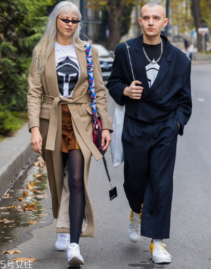 小白鞋沾墨水了怎么辦？小白鞋上的墨水去除方法