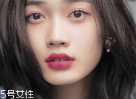 紀(jì)梵希315適合素顏嗎 紀(jì)梵希315號口紅上嘴圖