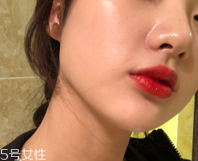 阿瑪尼405容易掉色嗎 阿瑪尼紅管405真實(shí)顏色 阿瑪尼405容易掉色嗎 阿瑪尼紅管405真實(shí)顏色