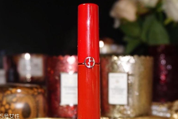 阿瑪尼405容易掉色嗎 阿瑪尼紅管405真實(shí)顏色 阿瑪尼405容易掉色嗎 阿瑪尼紅管405真實(shí)顏色