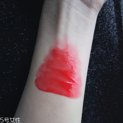 名創(chuàng)優(yōu)品唇釉試色 名創(chuàng)優(yōu)品小方管唇釉 名創(chuàng)優(yōu)品唇釉試色 名創(chuàng)優(yōu)品小方管唇釉